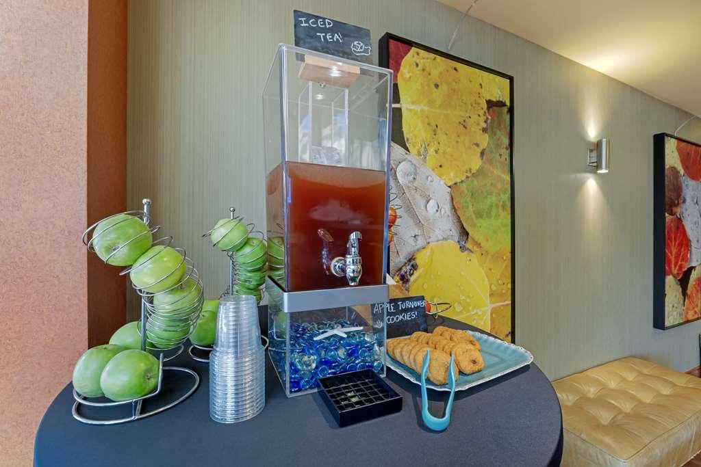Best Western Plus Emerald Isle Hotel Sidney Restaurace fotografie