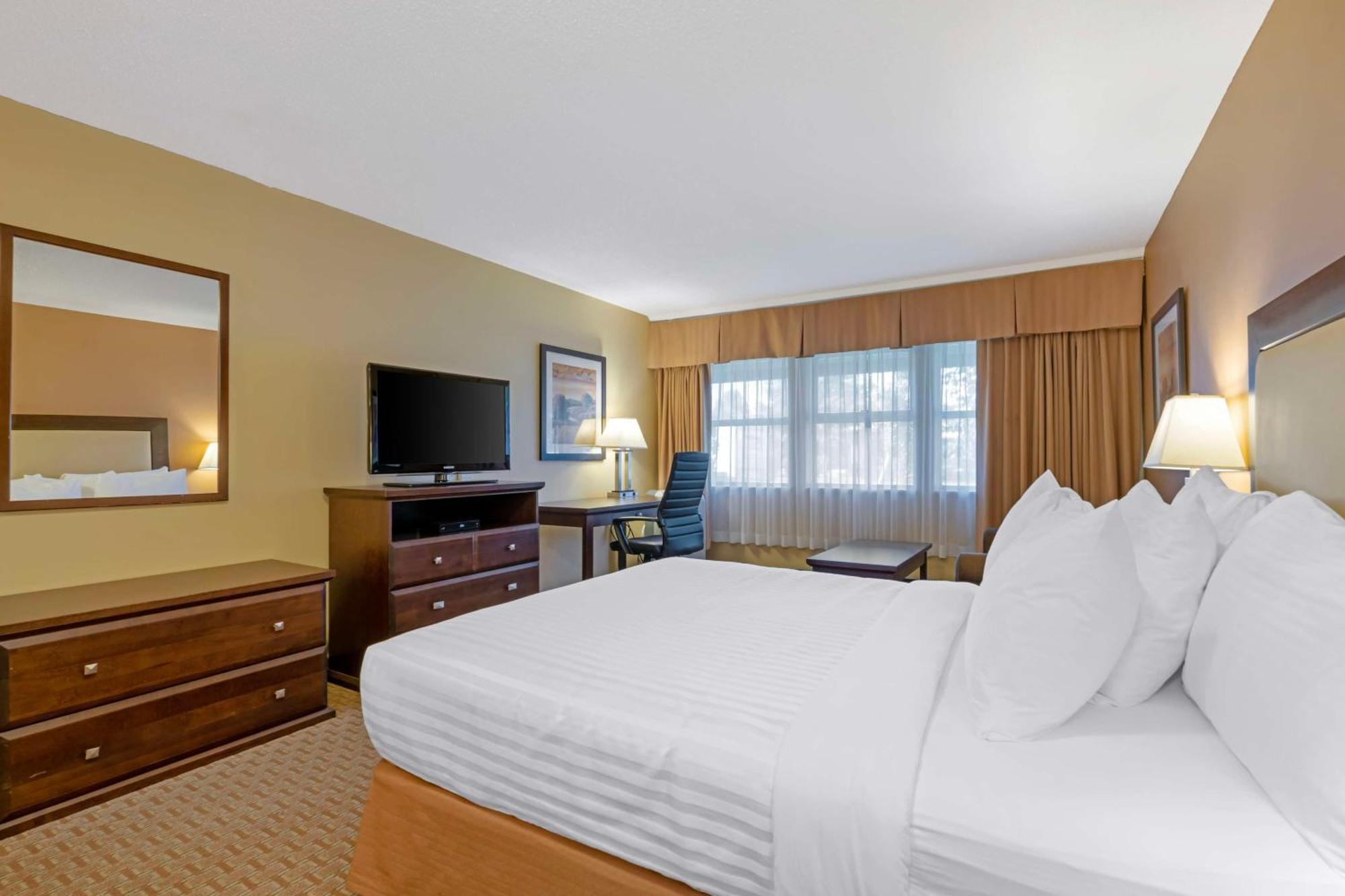 Best Western Plus Emerald Isle Hotel Sidney Exteriér fotografie