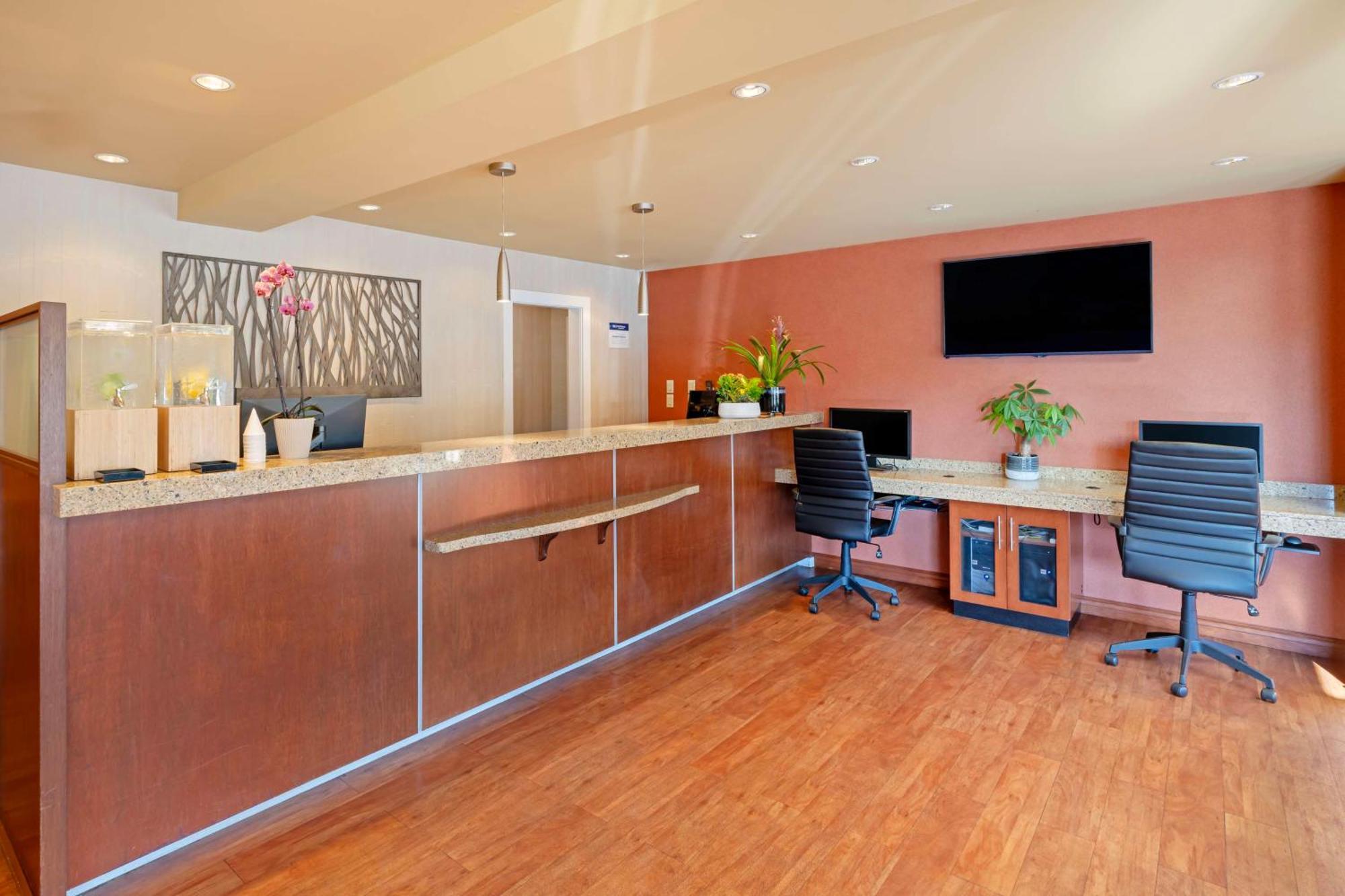 Best Western Plus Emerald Isle Hotel Sidney Exteriér fotografie